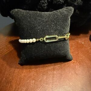 Elegant Gold and Pearl Toggle Bracelet